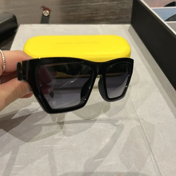 Marc Jacobs sunglasse - Picture 2 of 6